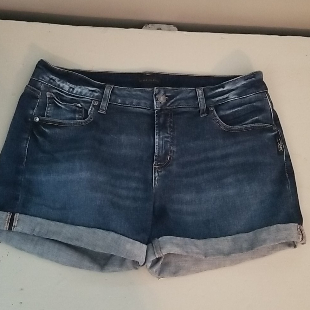 Silver Jeans Co. Boyfriend short size 31